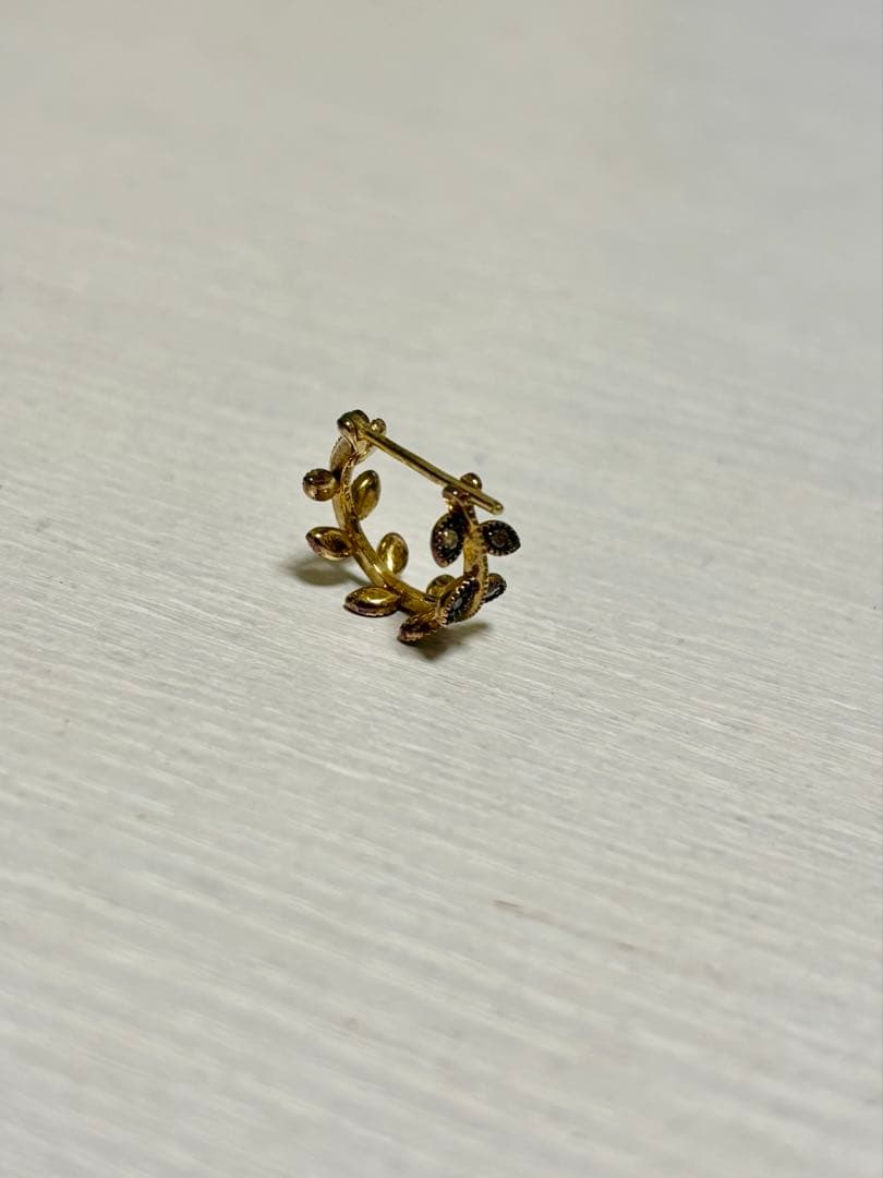 1度のみ！artida oud リーフ パヴェダイヤモンド　フープ　ピアス