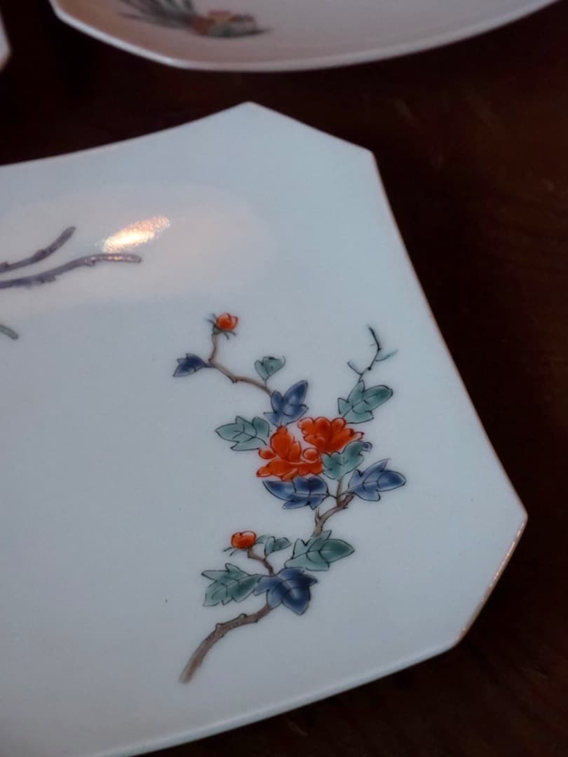 十二代 酒井田柿右衛門　錦牡丹鳳凰　菓子皿　有田焼　箱付　Q2266