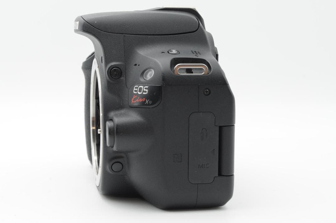 ☆ほぼ新品①☆冬SALE☆ Canon EOS Kiss x9 ダブルレンズ