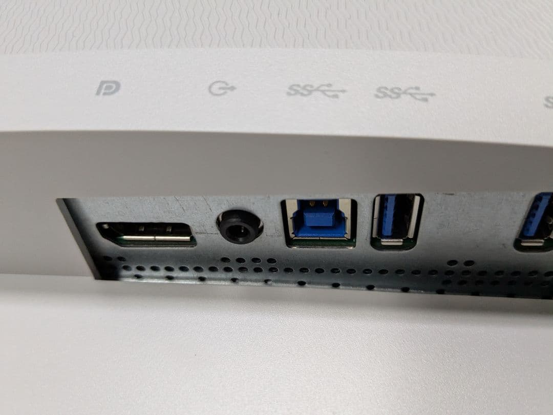 DELL 32インチ曲面モニター S3221QS