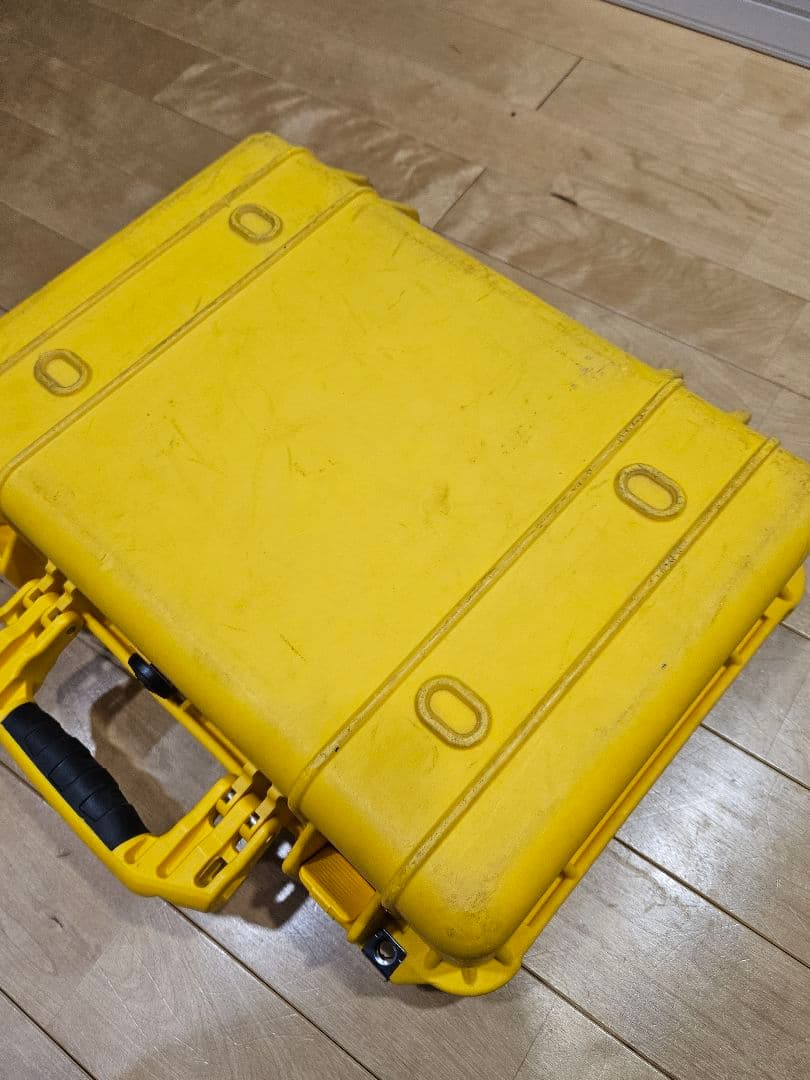 Pelican 1500 18L イエロー フォームパッド付き