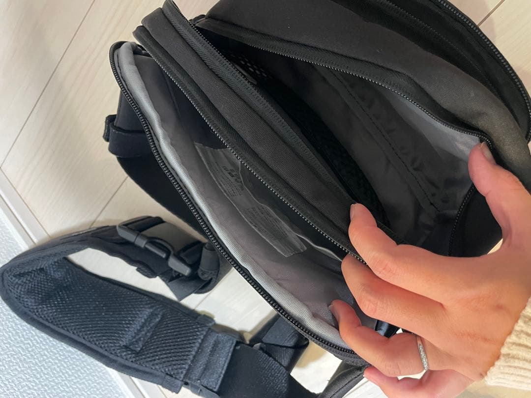 POMULU (ポルム )ブラックバッグ ヒップシート