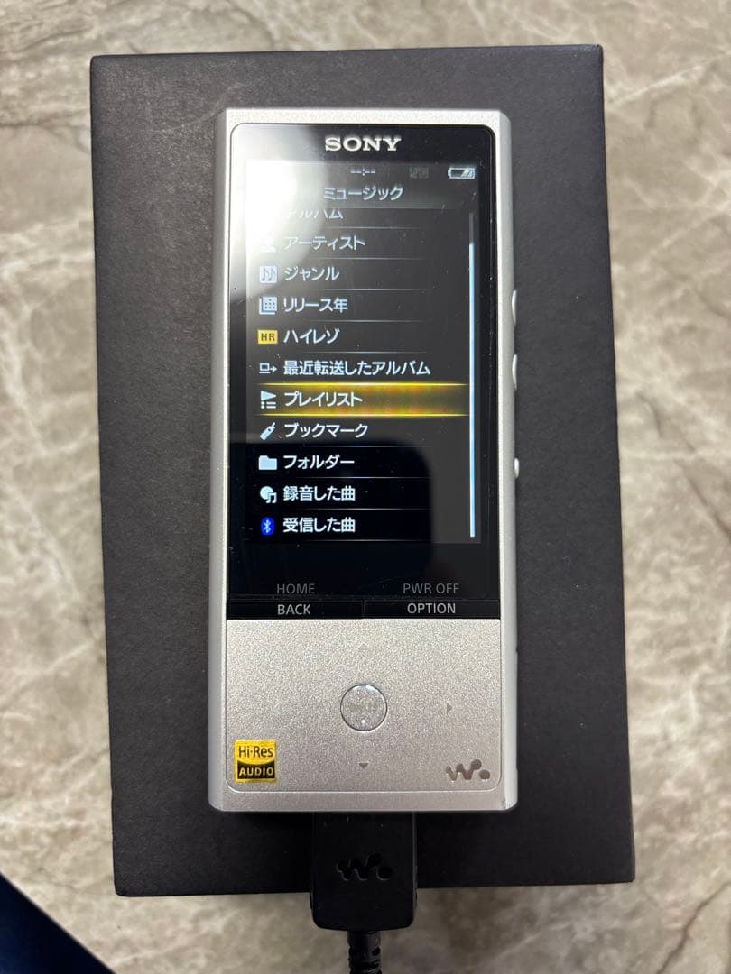 SONYウォークマンNW-ZX100 128GB　ケーブル付属、液晶フィルム付属