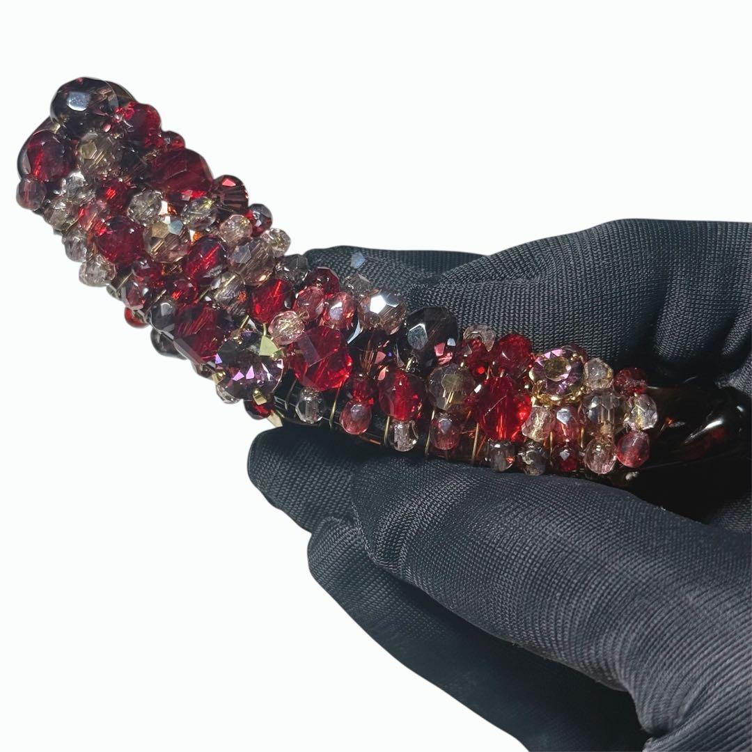 レーヌクロード バナナクリップ クリスタルビーズ 赤系　高級ヘアアクセサリー