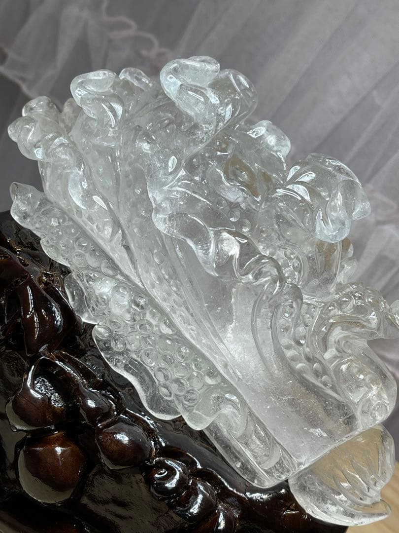 綺麗^_^天然石高品質　白水晶　手彫り　白菜の形に彫刻した物　百財　台座付き　②