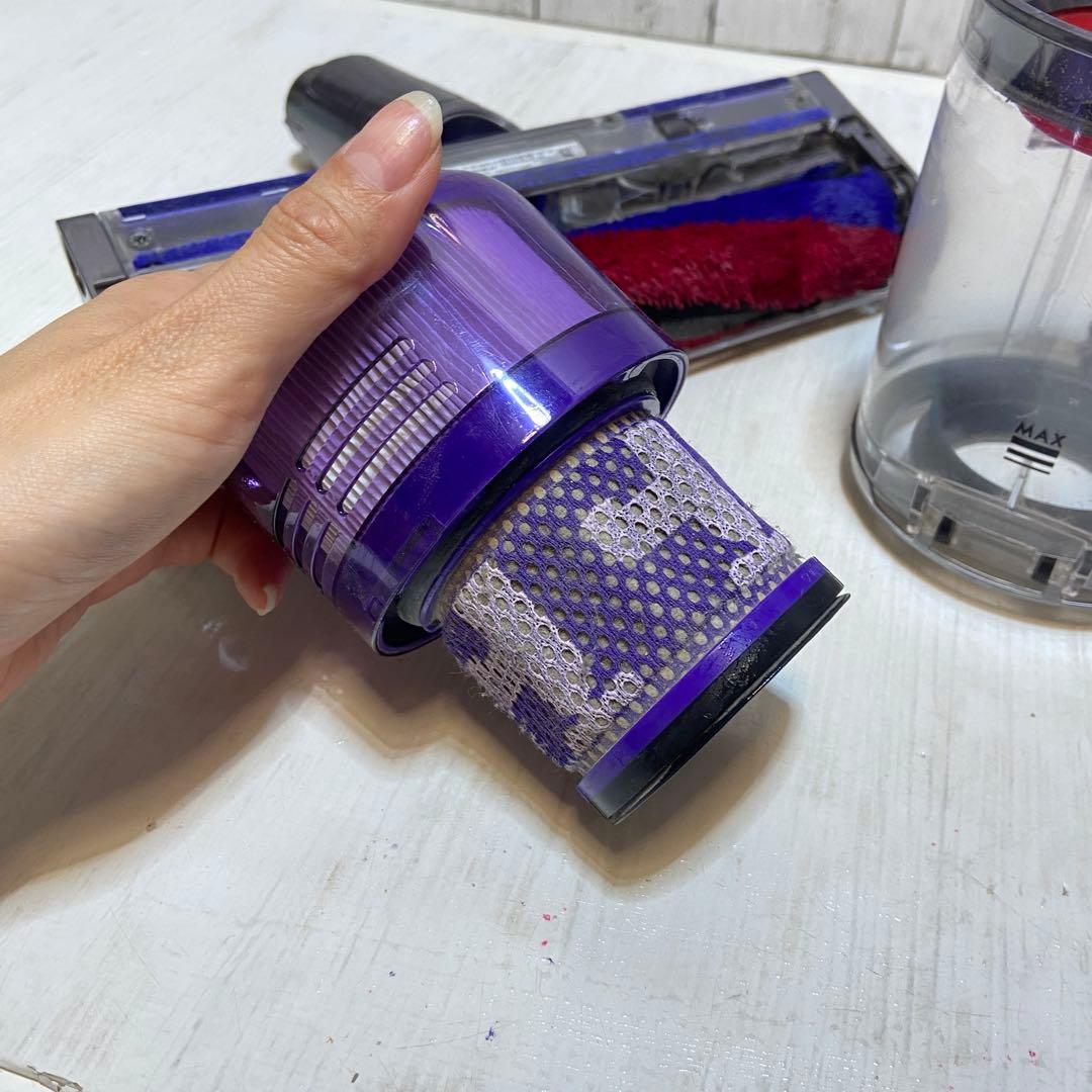 Dysoダイソン⭐️コードレス掃除機　サイクロン掃除機 SV18