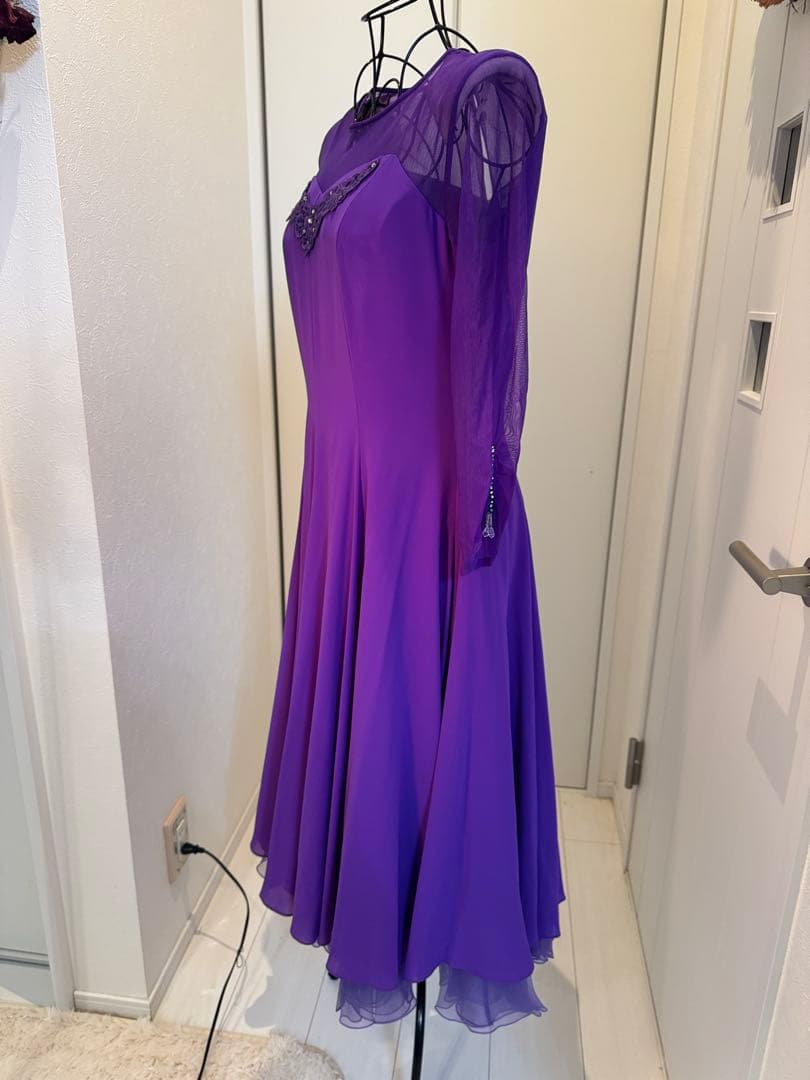 紫のダンスドレス