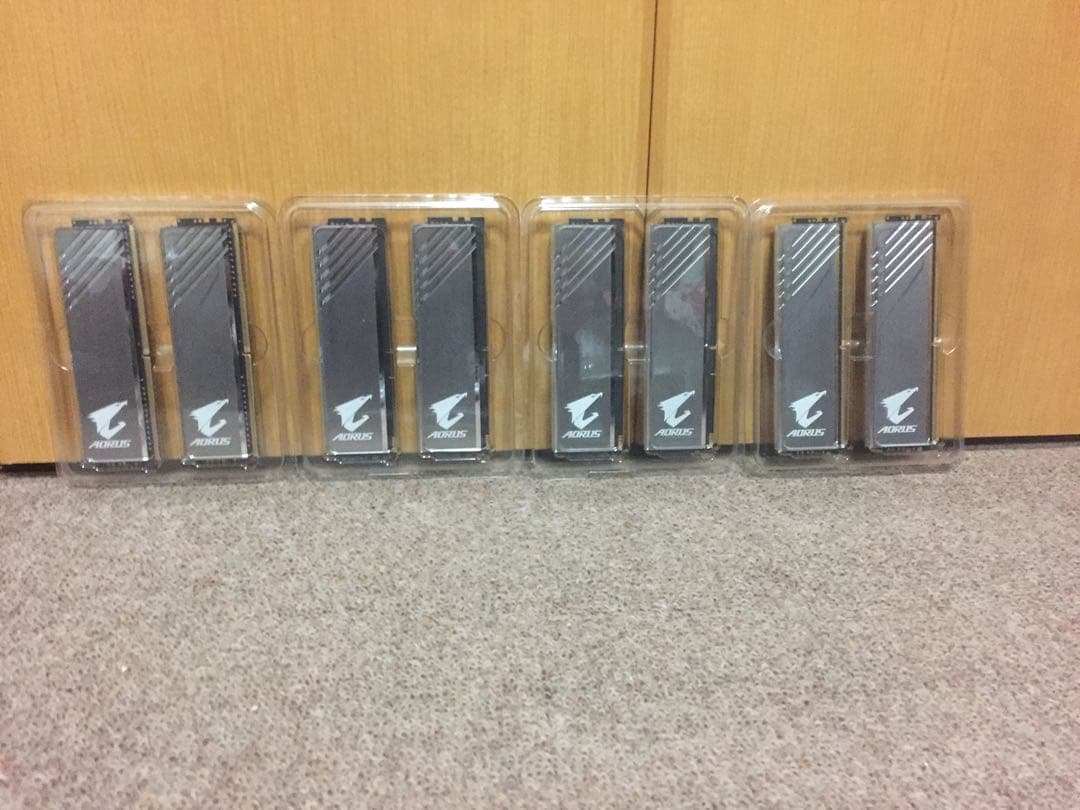 AORUS RGB メモリー DDR4 16GB (2x8GB) 3200MHz