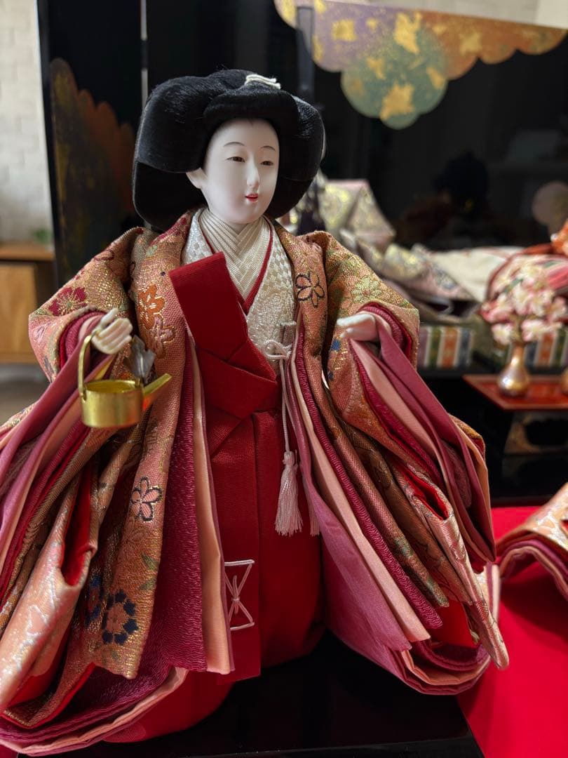 伝統的なひな人形セット