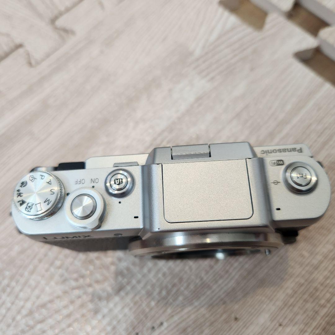 Panasonic DMC-GF7W ミラーレス一眼 本体