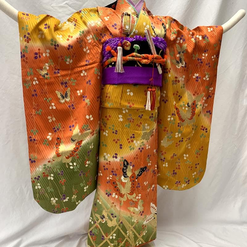 601ag29□七五三 七歳 女児 着物&袋帯 金彩 蝶□美品