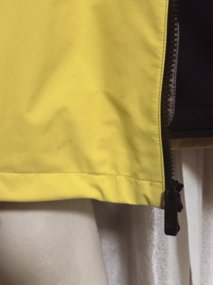 「訳あり」VOLCOM GORE-TEX イエロー スノーボードジャケット M