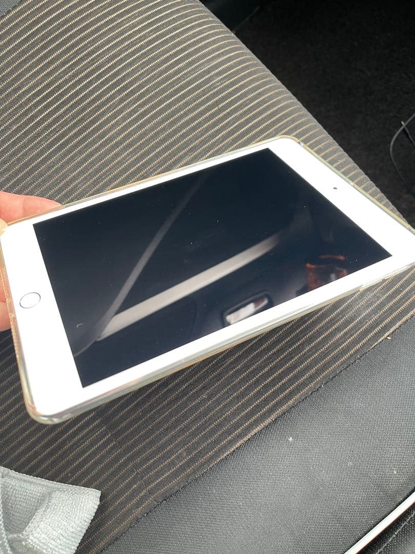 iPad mini 4 WiFi セルラー32G SoftBankシルバー 美品