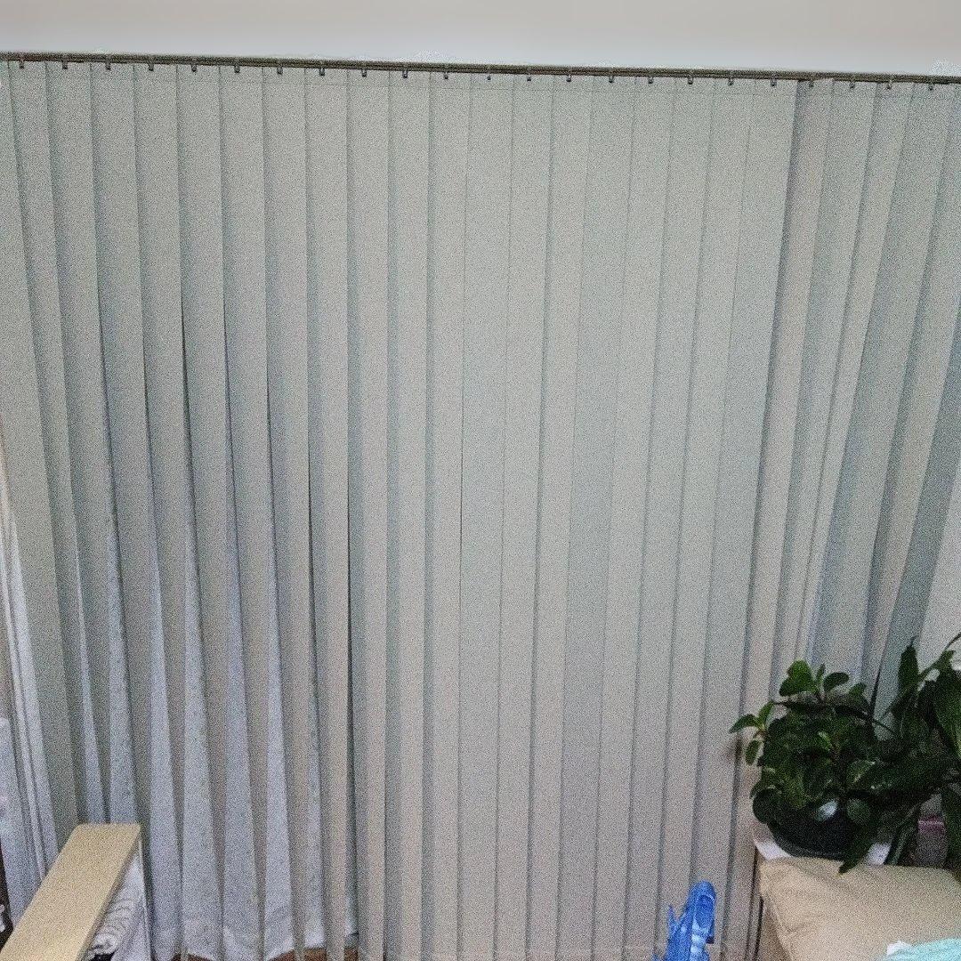 タチカワ バーチカルブラインド 　ホワイト　 実測で　幅1830✕高さ1850