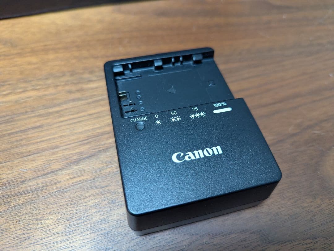 Canon EOS R フルサイズミラーレス一眼カメラ バッテリー2個おまけ