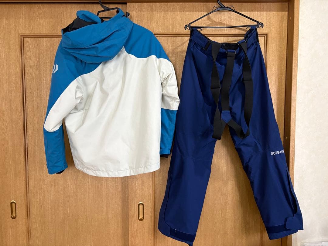 ★☆ダイワ　ゴアテックス プロダクト ウィンタースーツ DW-1807 Mサイズ