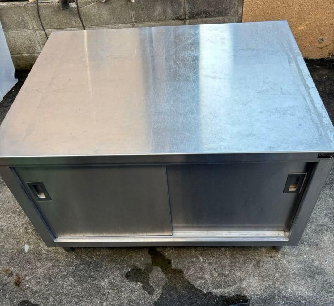 業務用ステンレス スライドドア収納キャビネット　両面扉