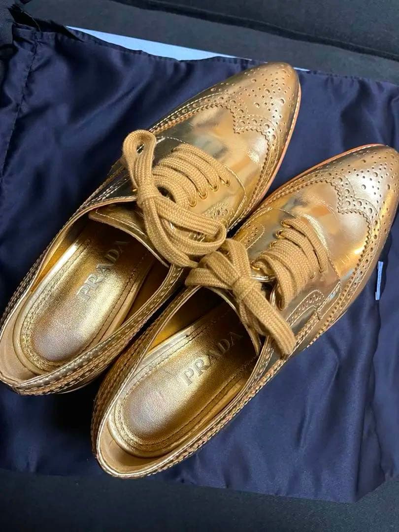 【希少♡美品】PRADA ソールが可愛いゴールド ローファー
