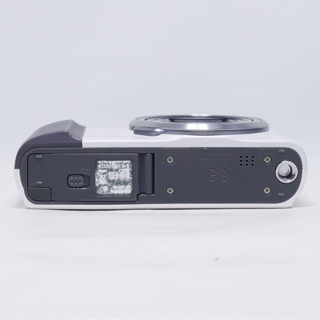 極美品 動作確認済 CASIO EXILIM EX-ZR700 ホワイト