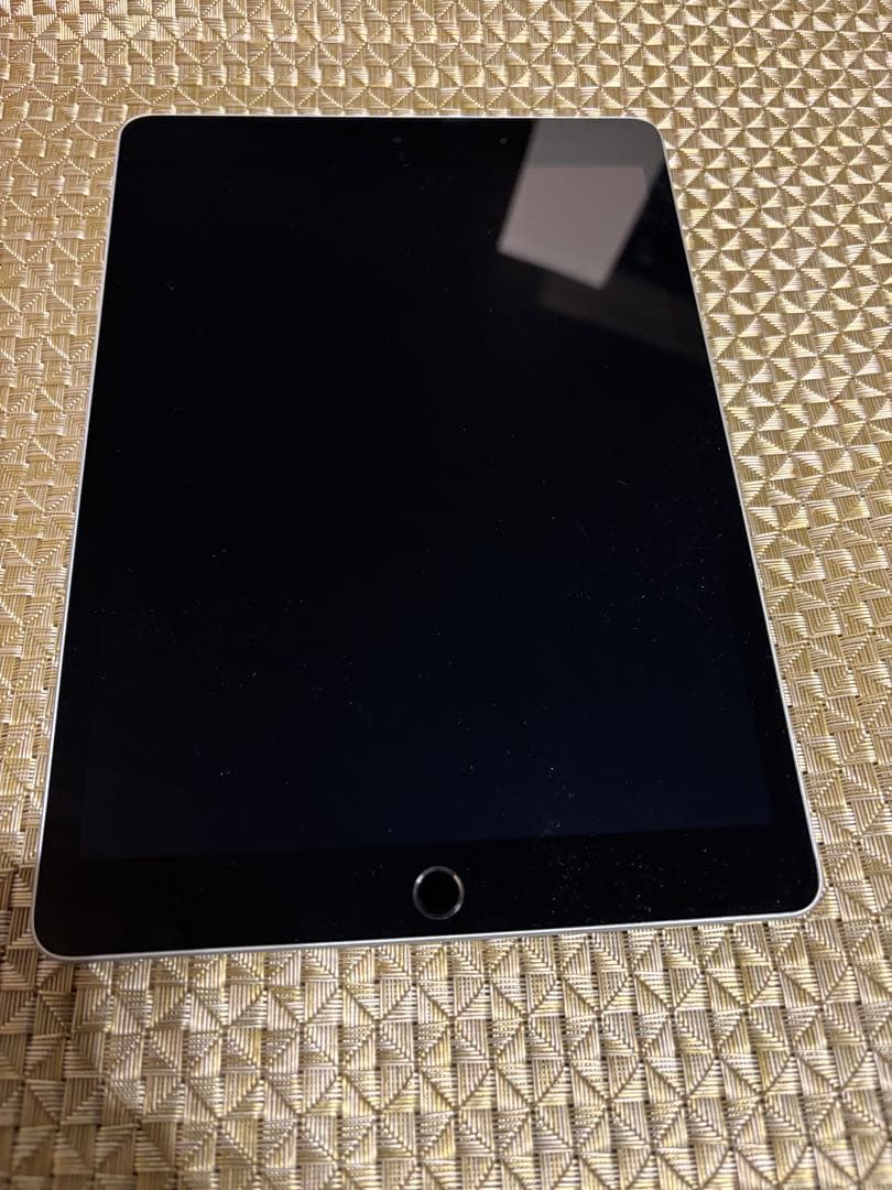 新品未使用 第9世代 Apple iPad シルバー 本体 箱付き