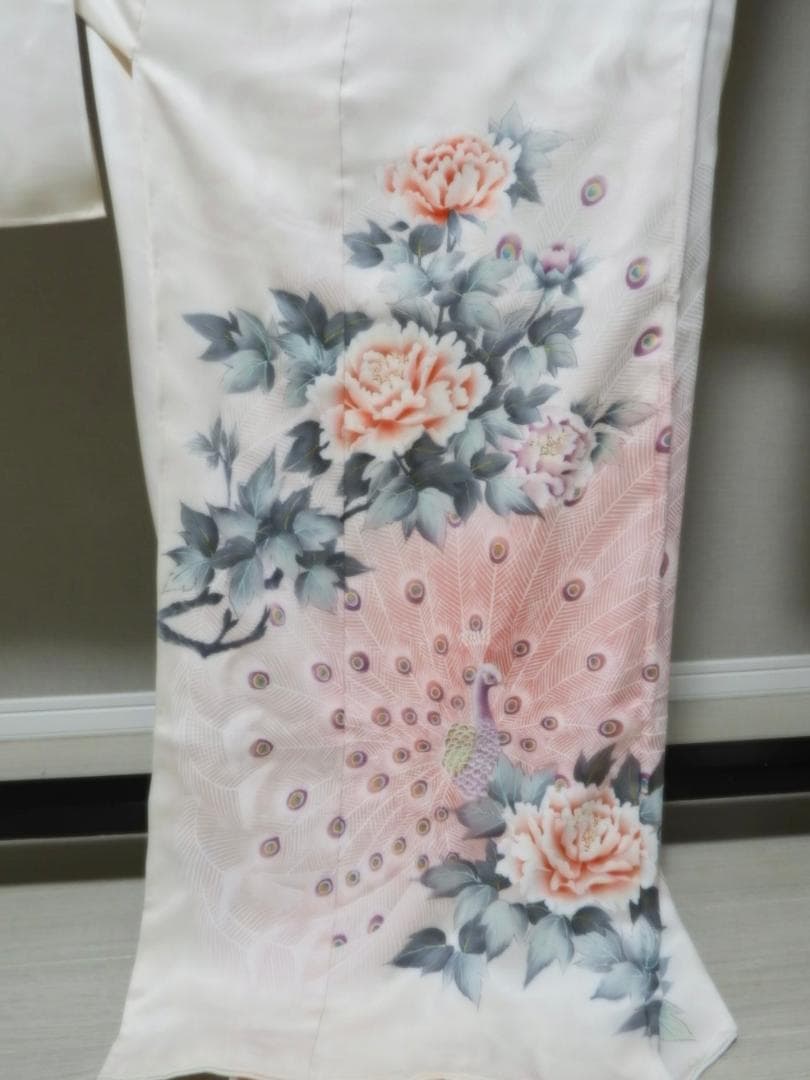 お値下げします！【仮縫い・未仕立て】振袖 正絹 白地 孔雀と牡丹柄 レトロモダン