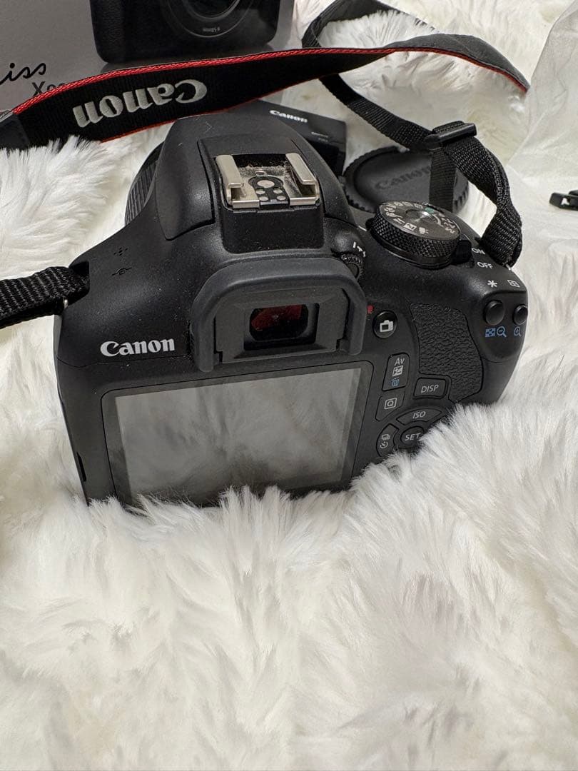 辻ちゃん　Canon EOS KISS X90 一眼レフ