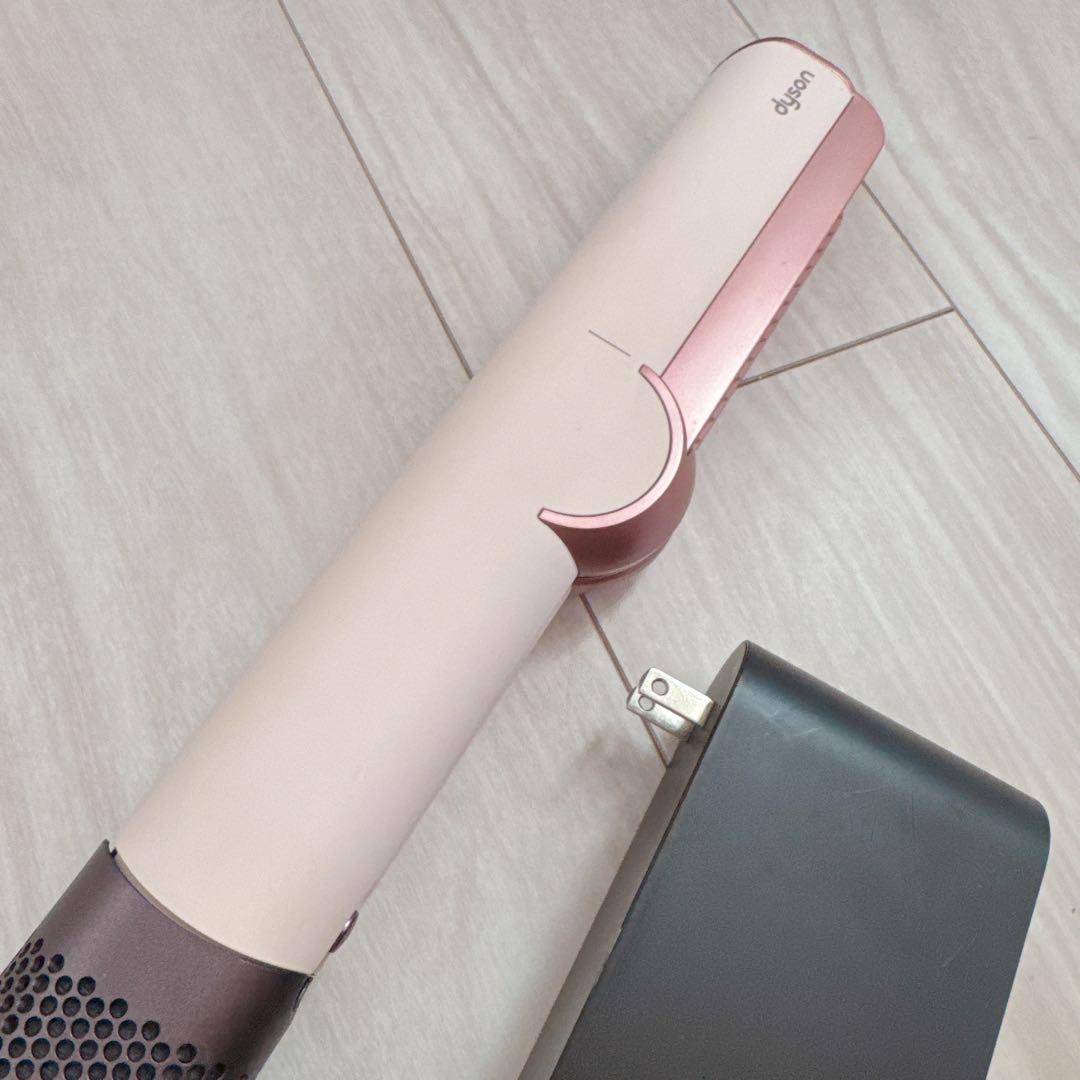 ダイソン　ドライヤー　ストレイトナー