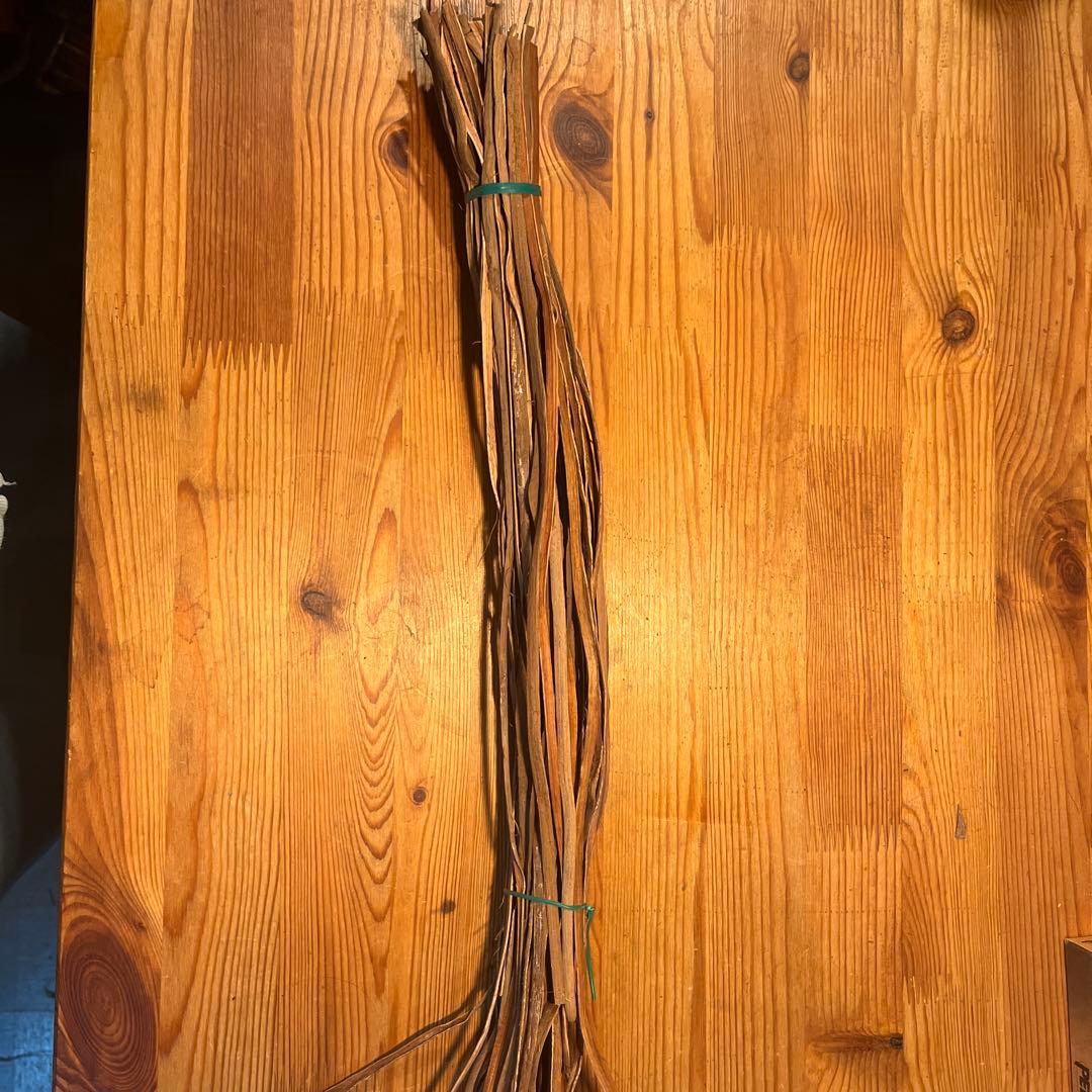 じゅんぺい　山葡萄の蔓　5ミリ幅ひご　50本　かごバック材料