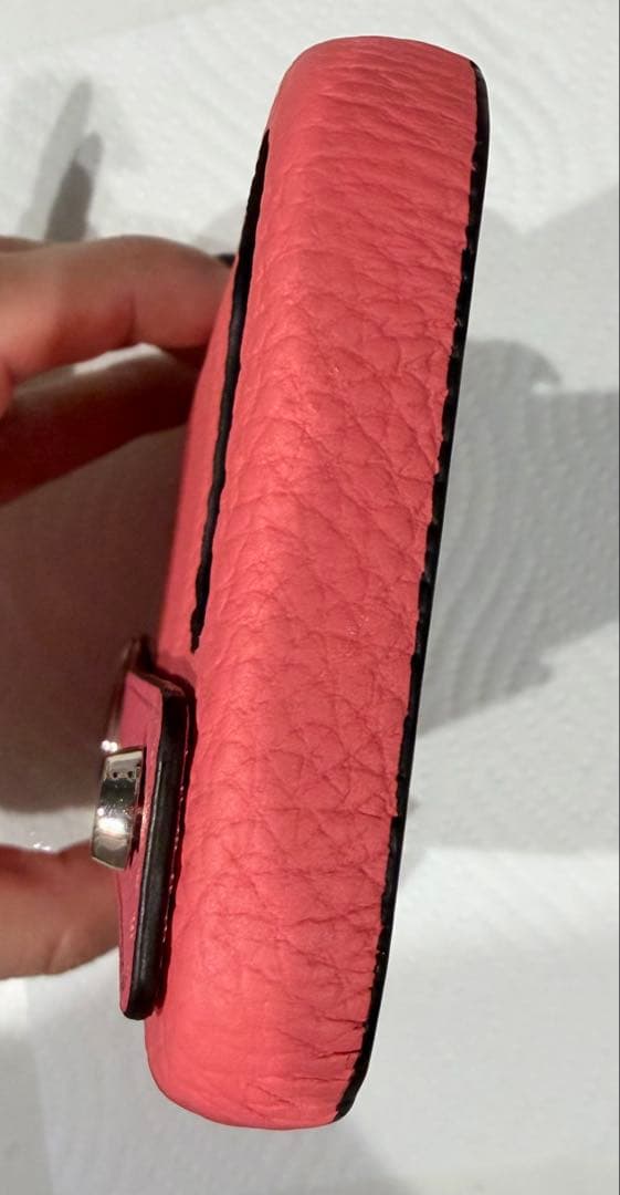 ピンクレザーiPhoneケース ストラップ付き