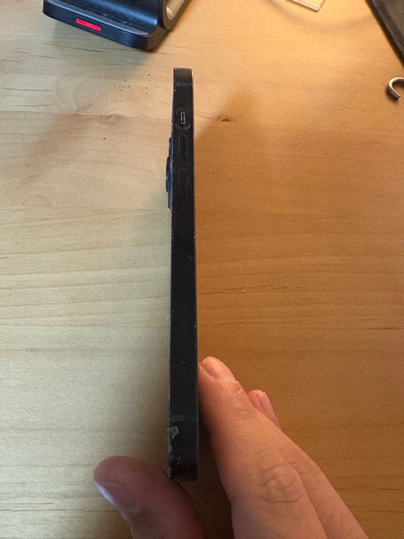 iPhone 13ブルー
