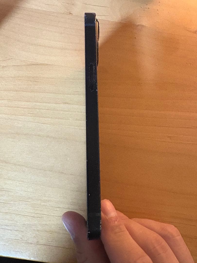 iPhone 13ブルー
