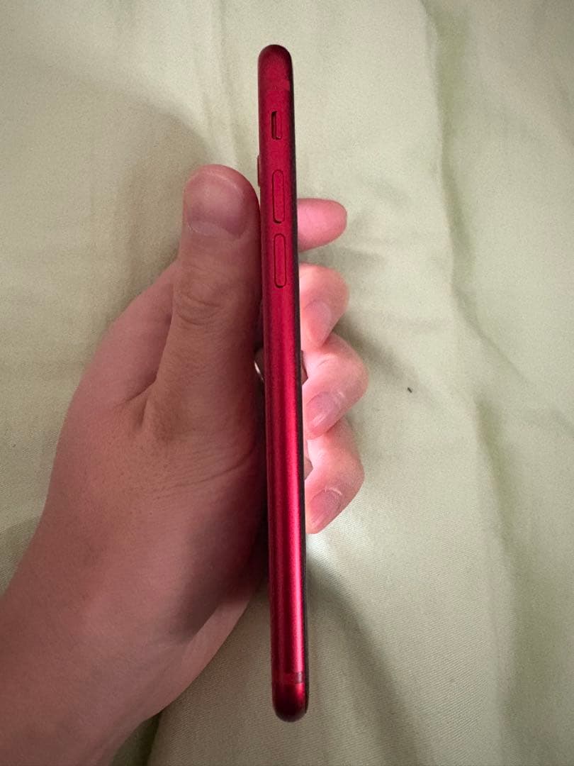 Apple iPhone SE 第二世代　赤　SIMフリー