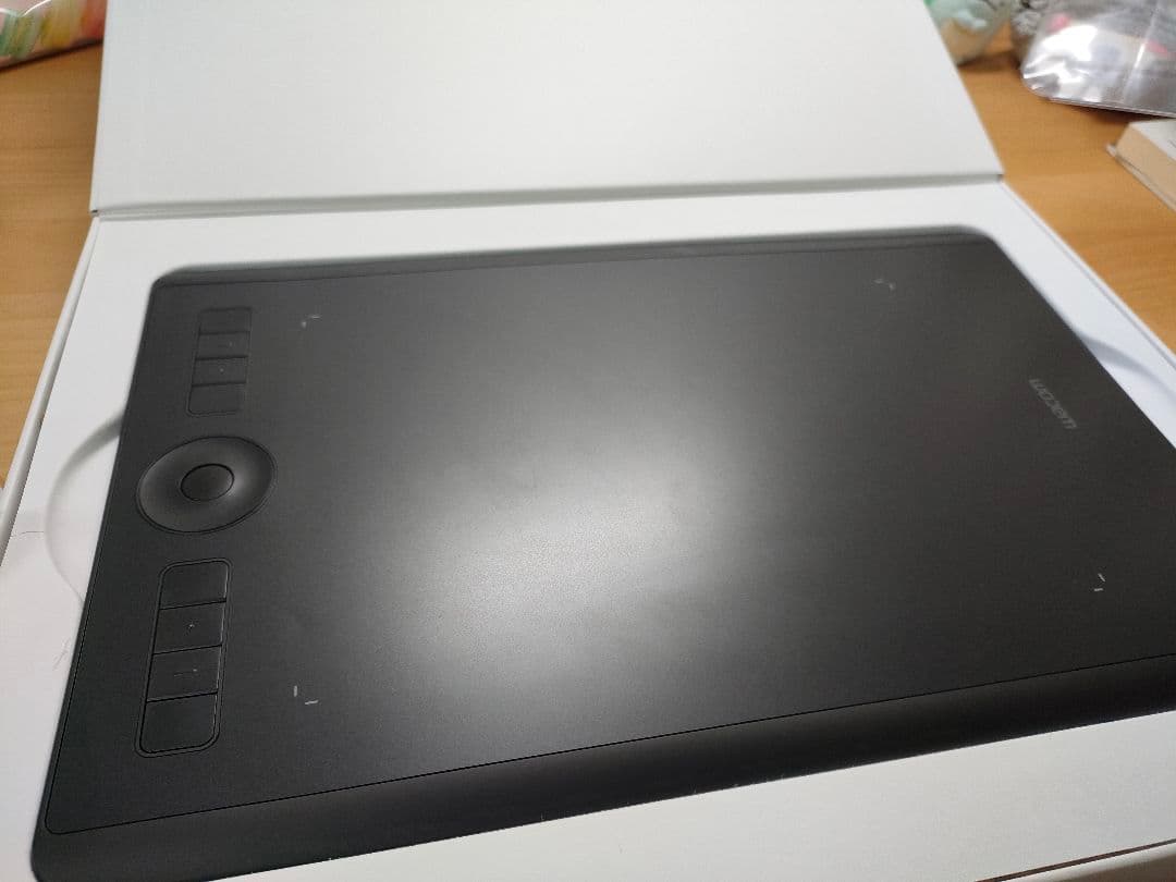 Wacom Intuos Pro Medium ペンタブレット 本体