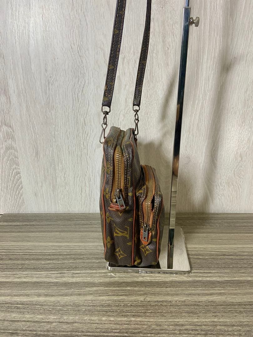 ルイヴィトン　ショルダーバッグ　モノグラム　ミニアマゾン　斜め掛け　レザー