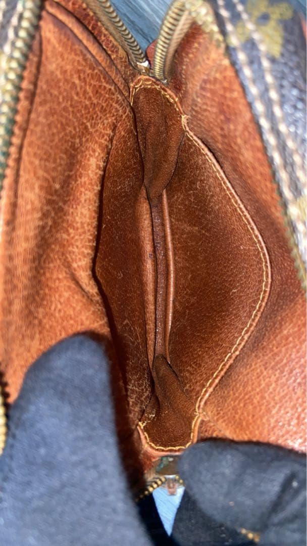 ルイヴィトン　ショルダーバッグ　モノグラム　ミニアマゾン　斜め掛け　レザー