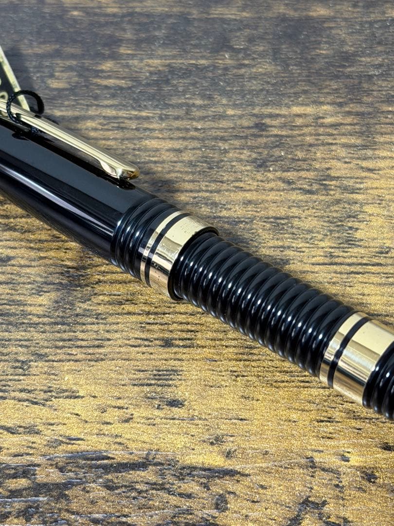 新品未使用　初期型　ギャザード　丸ニブ　14金　F プラチナ　万年筆　JIS刻印