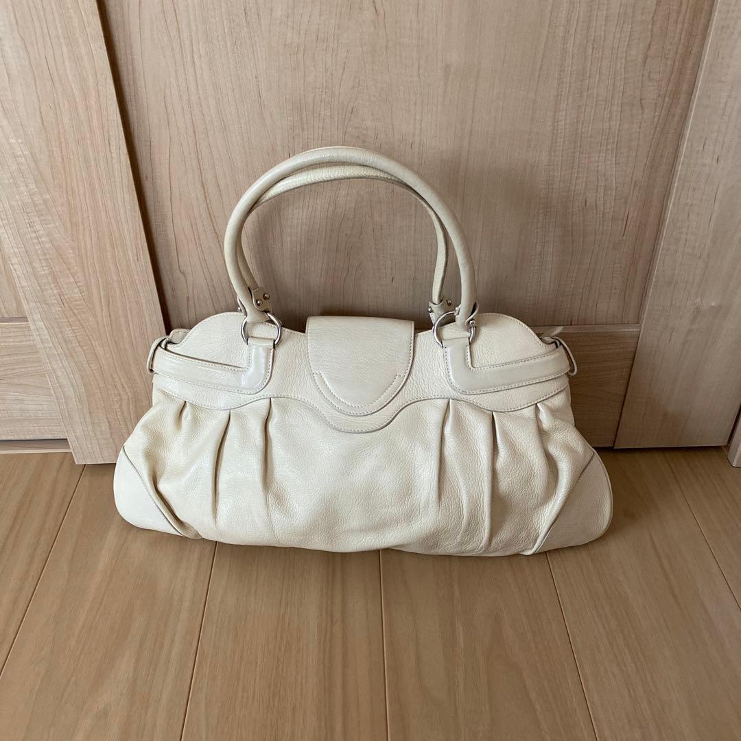 フェラガモ　バック