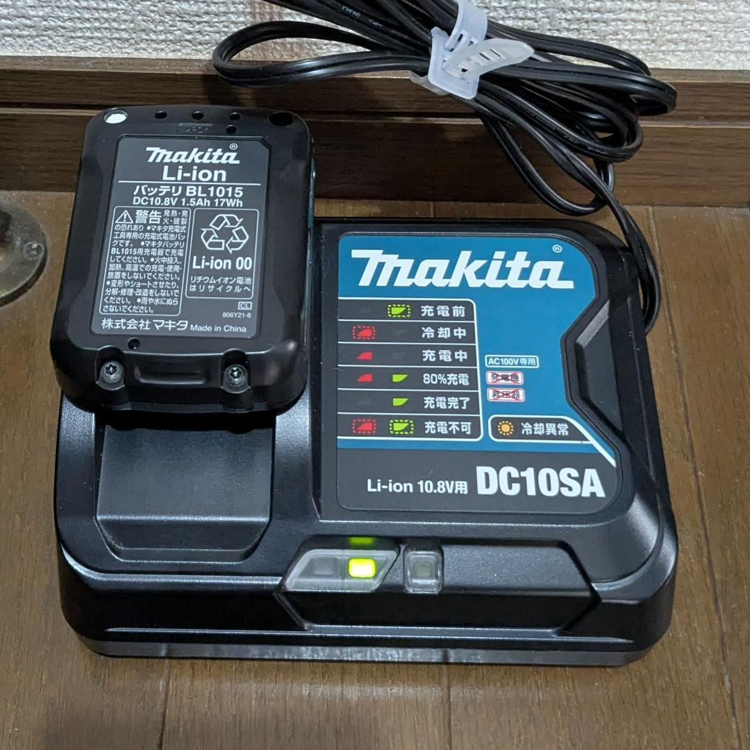 マキタ コードレス掃除機　CL107FD　サイクロンアタッチメント　スタンド付属
