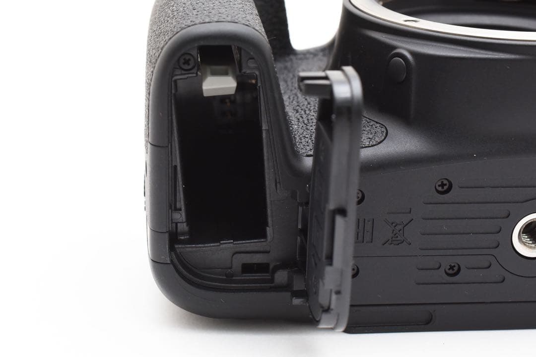 デジタル一眼レフカメラcanon kiss x 10i標準&望遠&単焦点セット