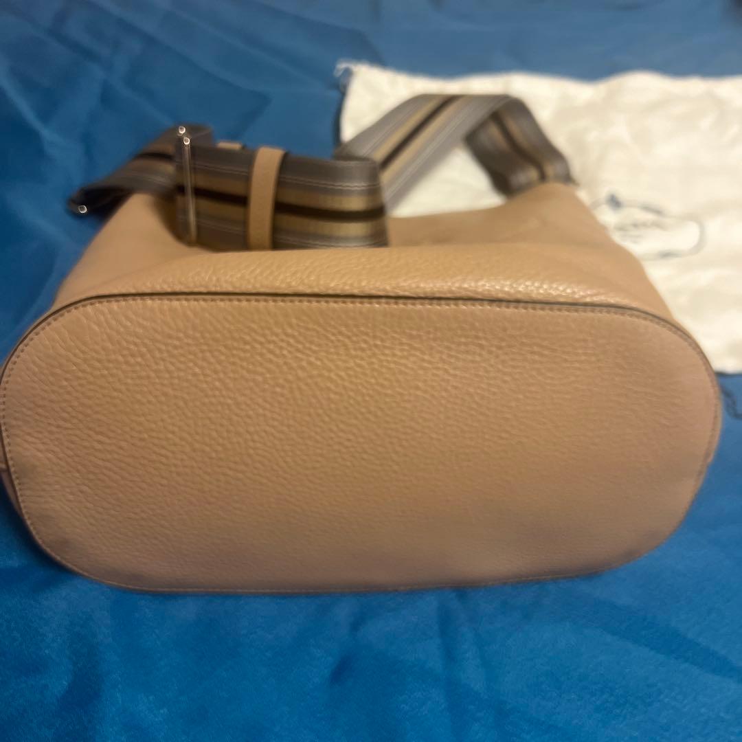 PRADAレザーショルダーバックプラダ美品SALE