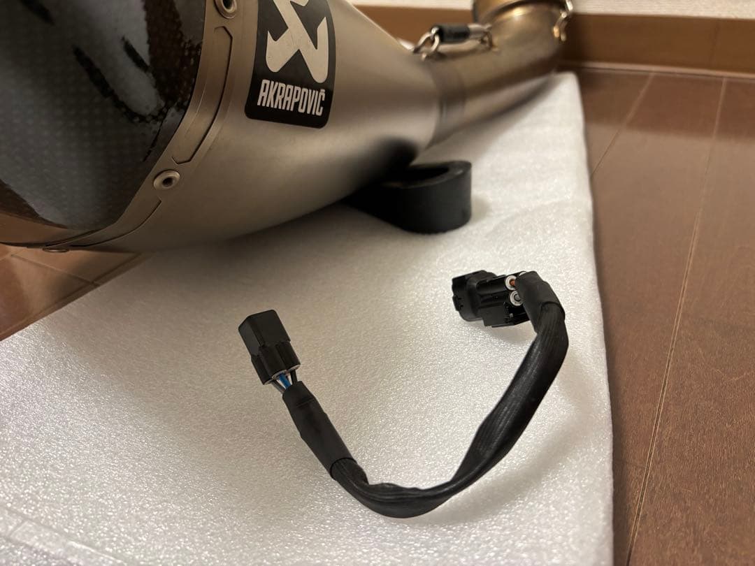 アクラポビッチ フルエキマフラー レーシングライン MT-07 / XSR700