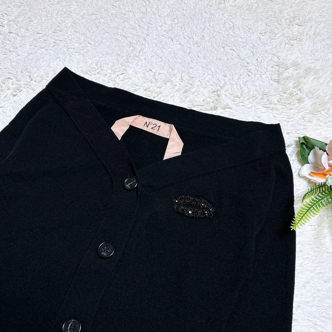 美品/N˚21　ビジューリップモチーフカーディガン　羽織り　ウール　ブラック