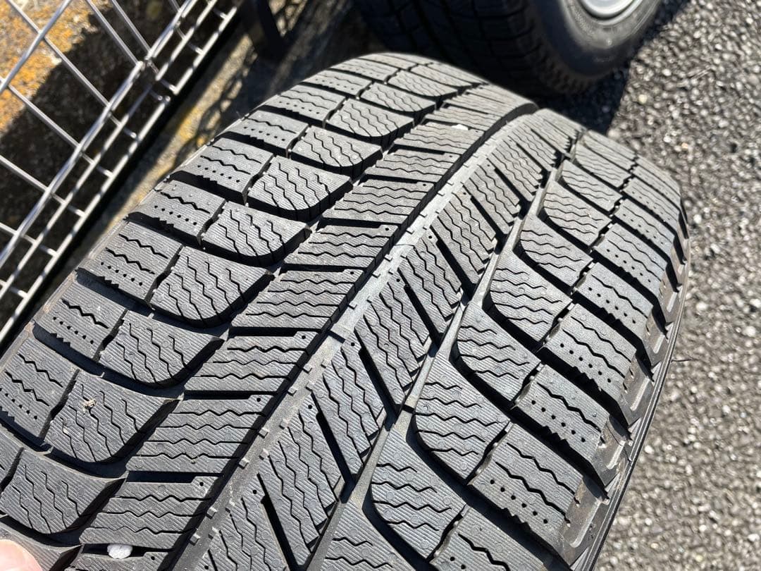 走行3千キロ未満 スタッドレスセットベンツCクラス Aクラス