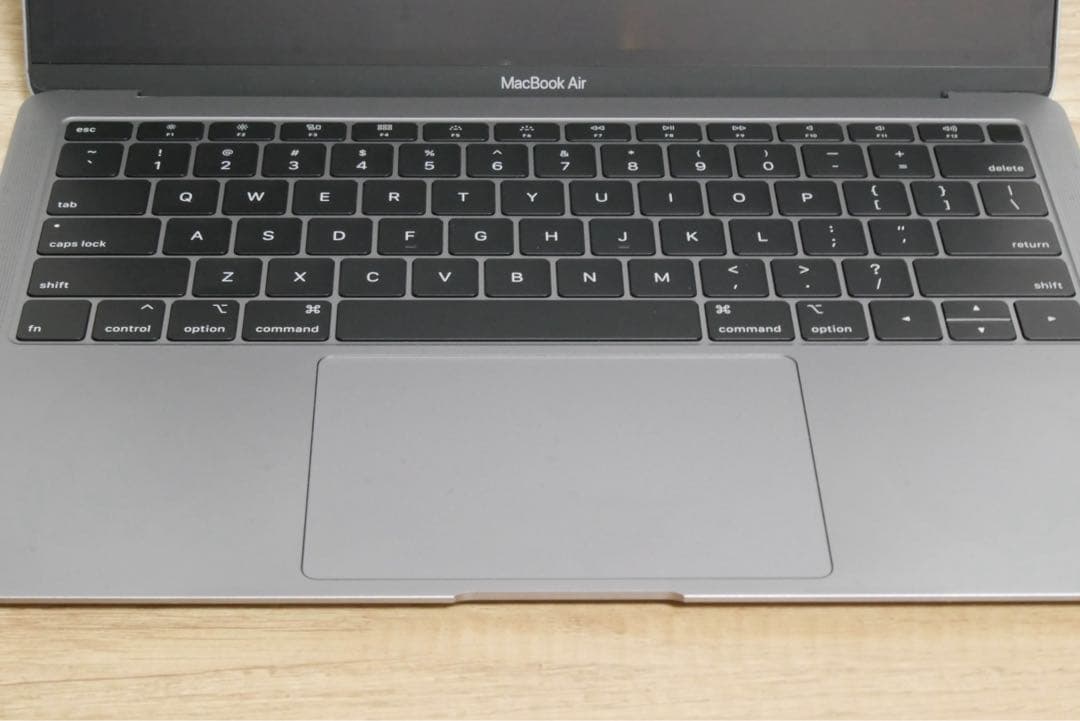 もーMacBook Air 2019 / touchID / 16GB
