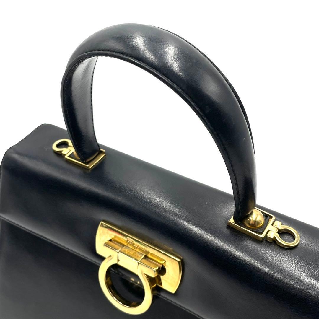 極美品● フェラガモ ハンドバッグ ガンチーニ 金具 ブラック レザー