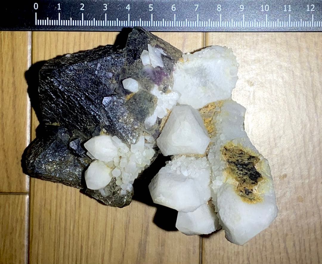 【超希少品・大サイズ】八面体蛍石＆キャンドルクォーツ　共生鉱物