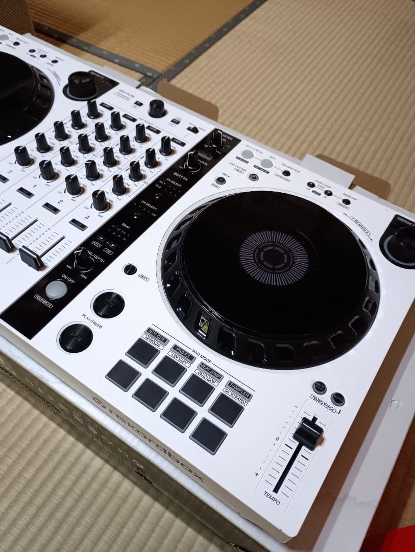 Pioneer DJ　DDj FLX6 W　コントローラー　期間限定。