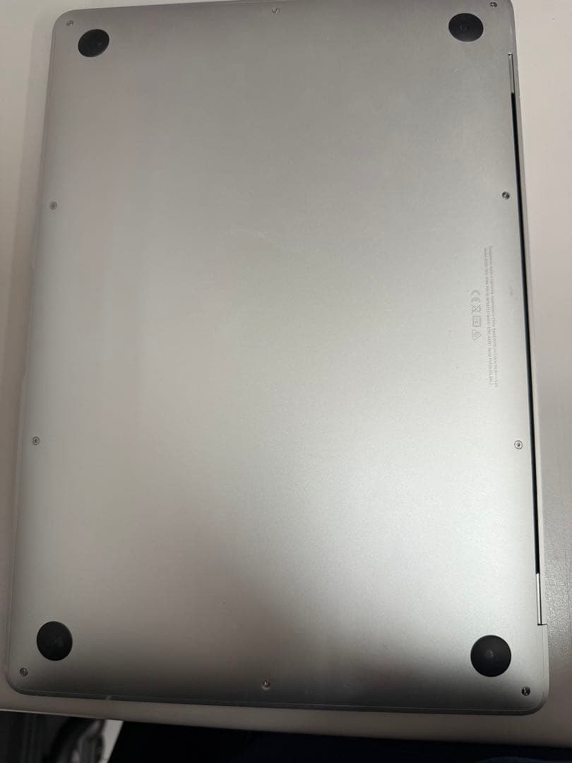 MacBook本体 MacBook Air (M1, 2020) 8GB / SSD 256GB