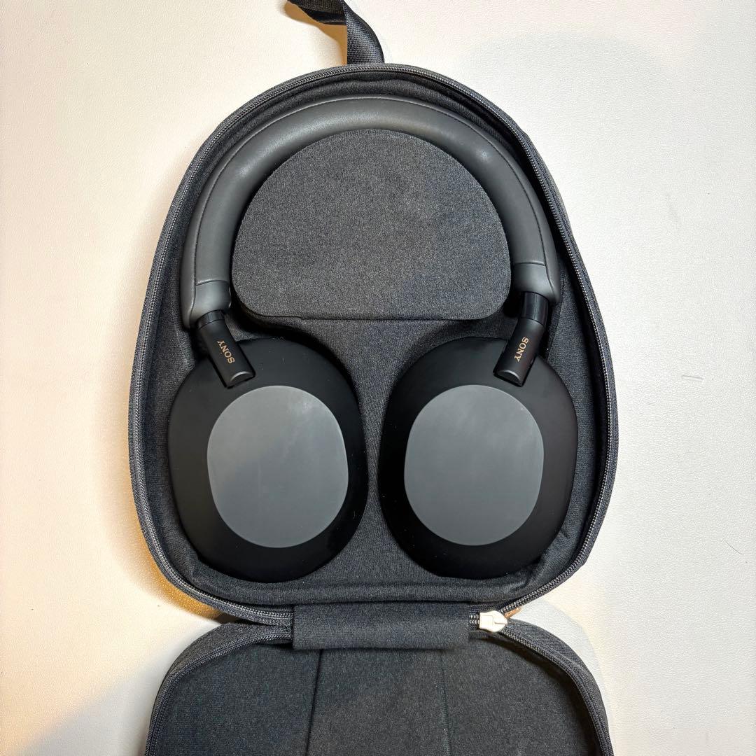 極美品　SONY WH-1000XM5 ブラック ケース付き