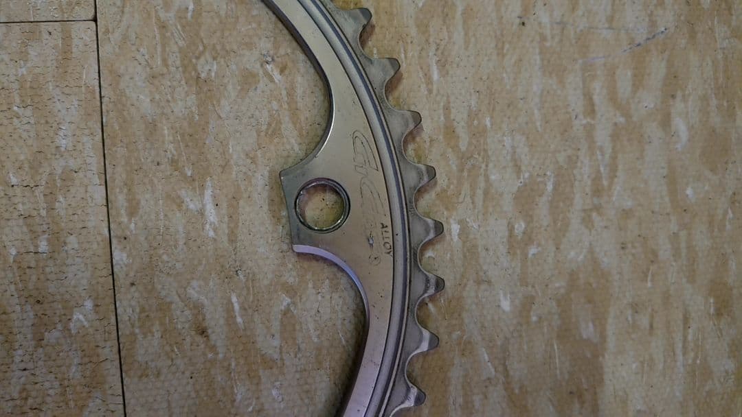 激レア。　Sugino　GIGASのチェーンリング48T